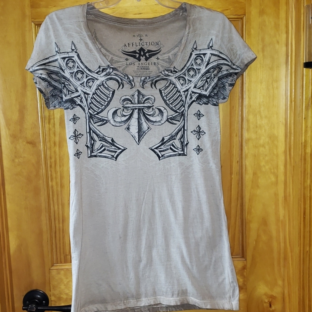 AFFLICTION SZ MD SCOOP NECK TSHIRT